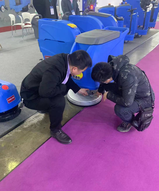 基隆小型电动洗地机是否适合用于环卫保洁